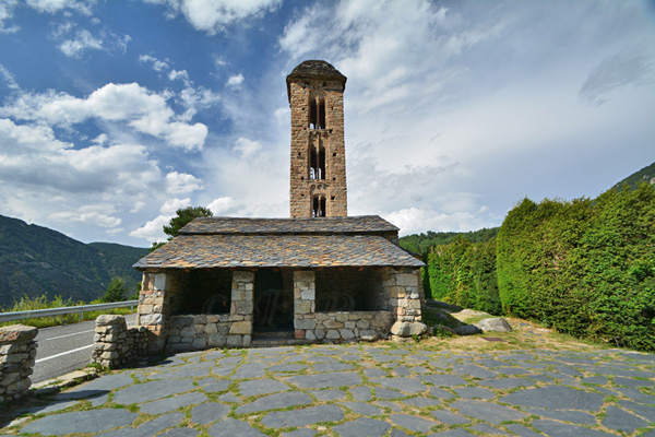 Escaldes-Engordany, Iglesia románica de Sant Miquel de Engolasters Escaldes-Engordany, Iglesia románica de Sant Miquel de Engolasters