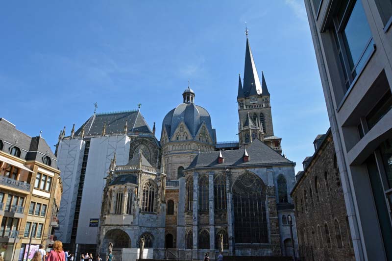 Aquisgran o Aachen , Plaza Katschhof