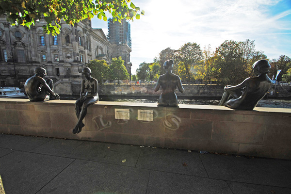 Berlin, Grupo escultórico los Bañistas