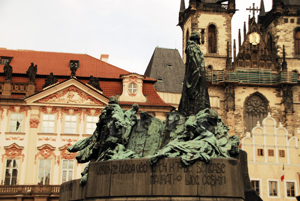 Praga, Monumento a Jan Hus