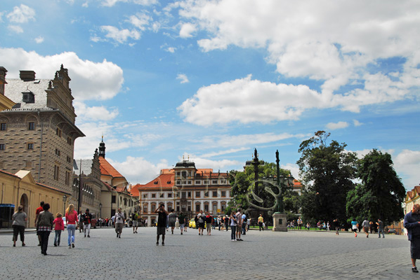 Praga, Plaza Hradcanské