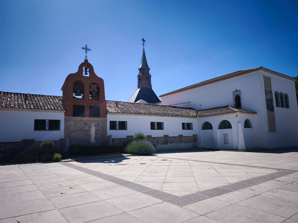 Cubas de la Sagra, Exterior del Monasterio de Santa María de la Cruz o de Santa Juana