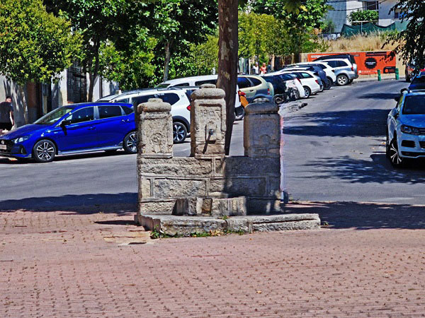 Moraleja de Enmedio, Fuente de los tres caños