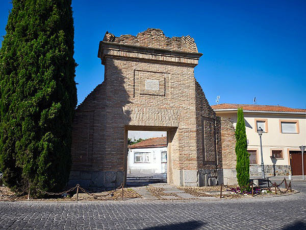 Navalcarnero, Reproducción de la portada de la antigua Casa de la Cadena