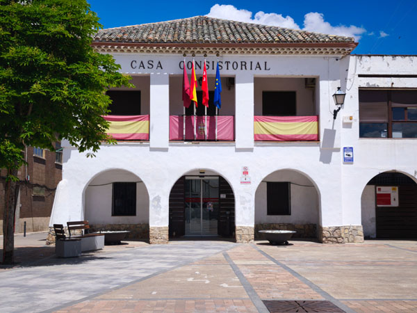 Torrejón de la Calzada, Edificio del Ayuntamiento