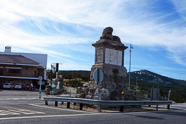 Monumento a la coronación del Puerto del León