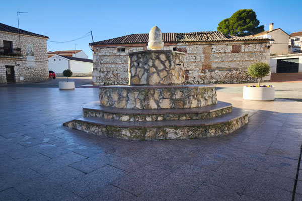 Corpa, Fuente de la Plaza de la Constitución