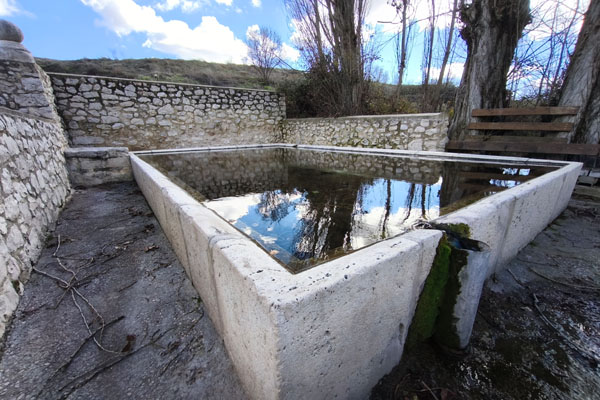 Corpa, Lavadero-abrevadero de la Fuente Grande