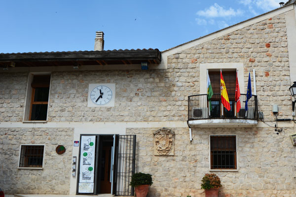 Olmeda de las Fuentes, Ayuntamiento