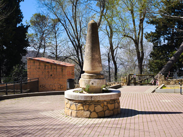 Los Santos de la Humosa, Fuente en el Parque de la Fuente