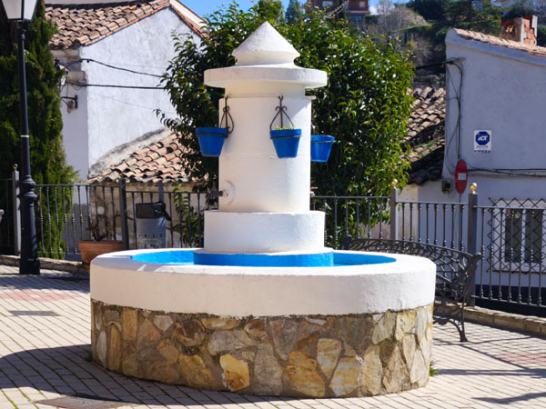 Los Santos de la Humosa, Fuente de la Plaza del Gato