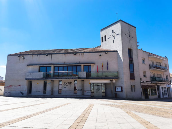 Torres de la Alameda, Ayuntamiento