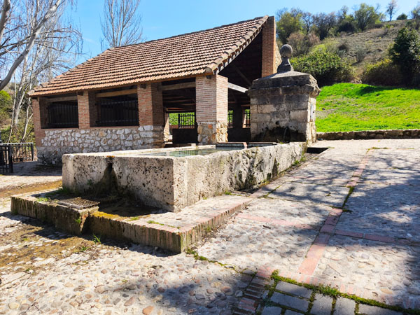 Villalbilla, Fuente de Arriba y Antiguo Lavadero