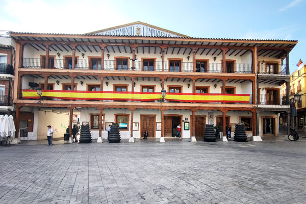 Ciempozuelos, Ayuntamiento actual en la Plaza de la Constitución