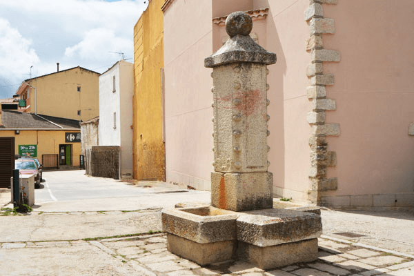 Lozoyuela, Fuente de dos caños