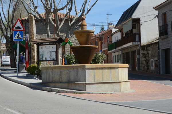 Fresnedillas de la Oliva, Fuente octogonal
