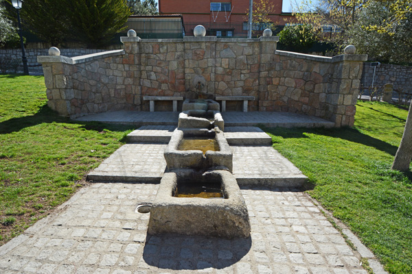 Fresnedillas de la Oliva, Fuente del Caño