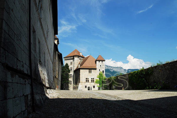 Annecy, Exterior del Castillo