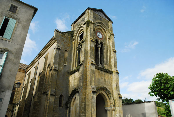 Penne-d'Agenais, fachada principal de la iglesia de Saint-André