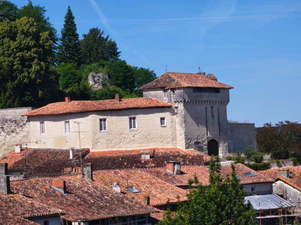 Aubeterre-sur-Dronne, Castillo de Aubeterre