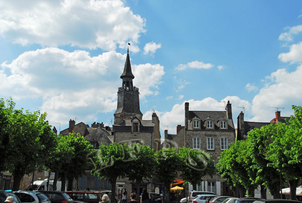 Dinan, Plaza de San Salvador o Place de Saint Sauveur