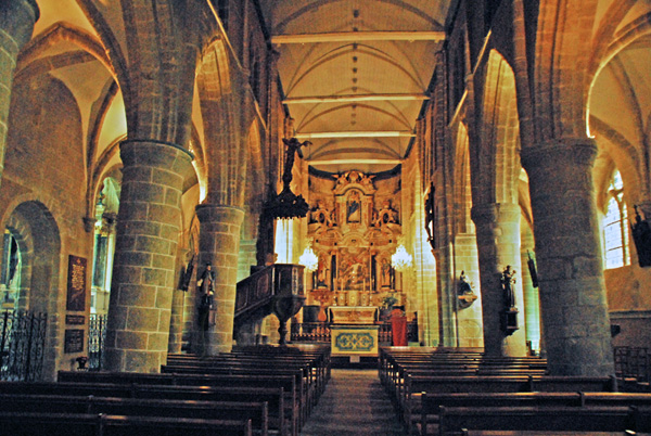 Brélévenez, Interior de la Iglesia de la Trinidad