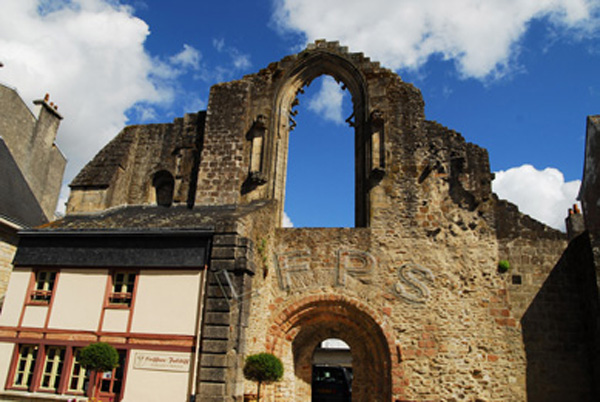 Quimperle, Iglesia de Saint-Colomban
