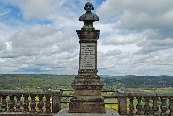 Domme, Mirador Belvedere de la Barre y Busto de Jacques de Maleville