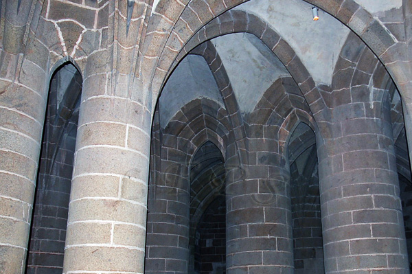 Le Mont Saint-Michel, Cripta de la Abadía