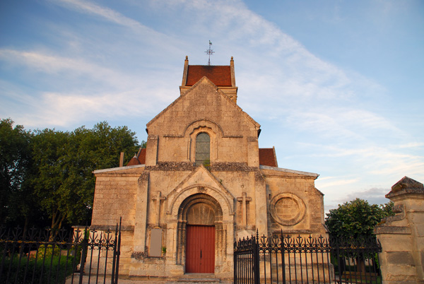 Vic-sur-Aisne, Iglesia de Notre-Dame