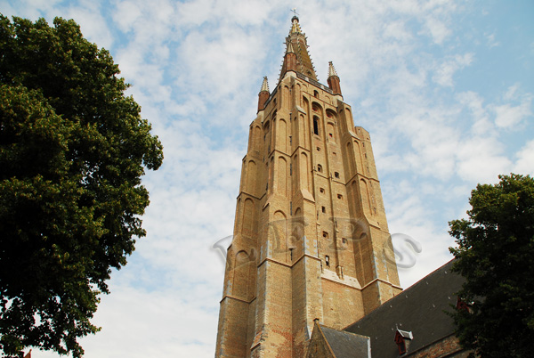 Brujas, Torre de la Iglesia de Nuestra Señora