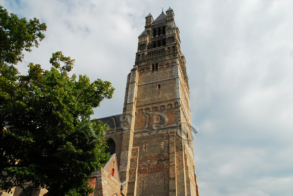 Brujas, Torre de la Catedral de San Salvador
