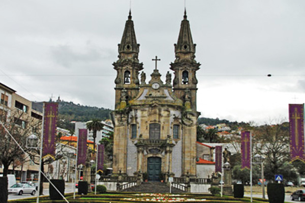 Guimarães, Iglesia de Nuestra Señora de la Consolación y Santos Pasos o Iglesia de San Gualter