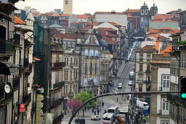 Oporto, Rua dos Clérigos