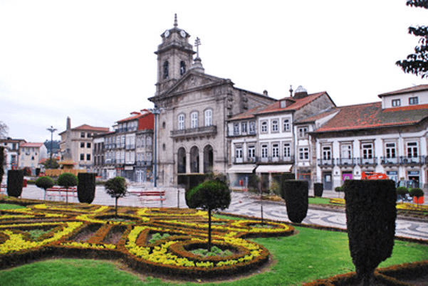 Guimarães, Largo do Toural