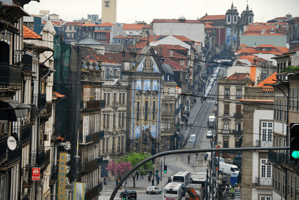 Oporto, Rua dos Clérigos