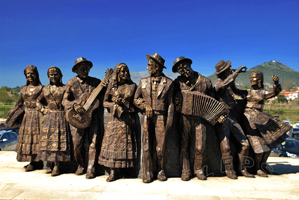 Ponte de Lima, Grupo Escultórico Alegoría a la Ferias y al Folklore